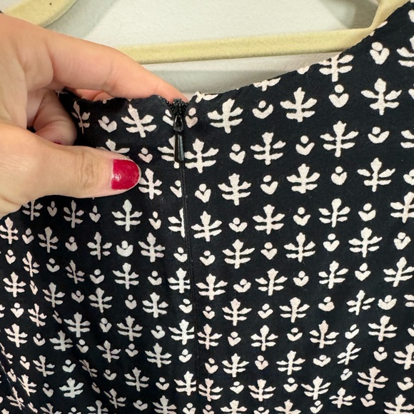 Black & Cream Flur De Lis Patterned Dress from French Connection - Picture 6 of 8